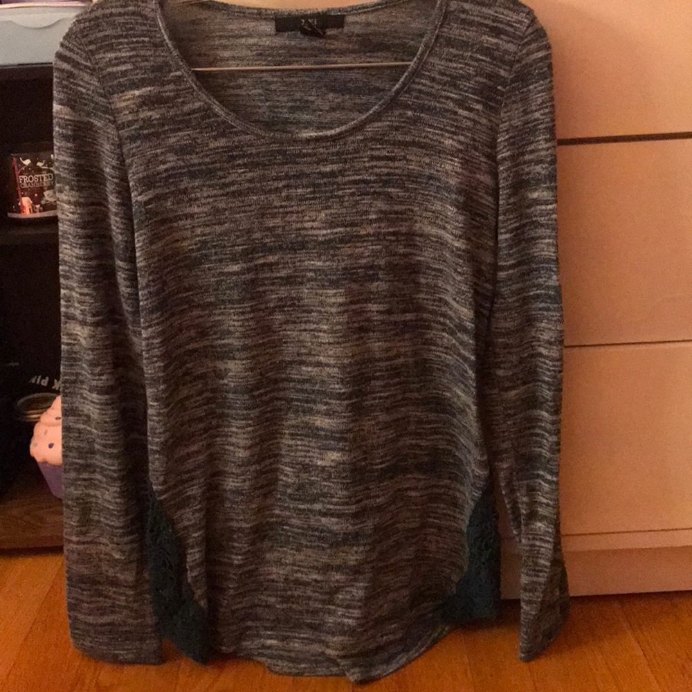 Long sleeve shirt with lace